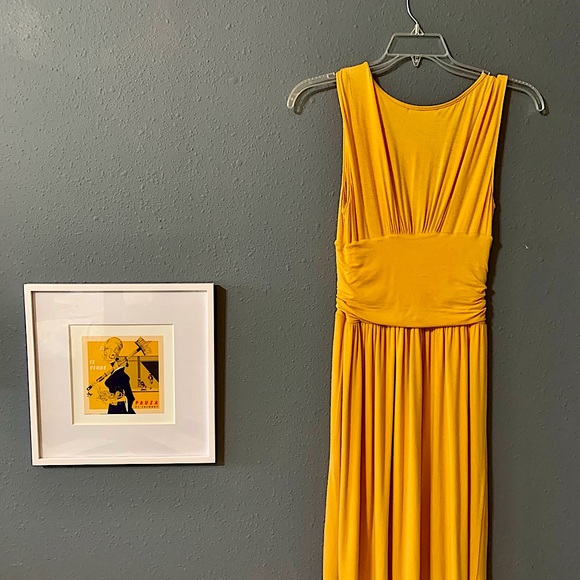 Mid-length gold/mustard dress. - Picture 2 of 4